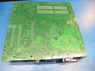 INTEL DQ965GF LGA775 MOTHERBOARD D41676-602 WITH 2.13GHz CORE 2 DUO CPU