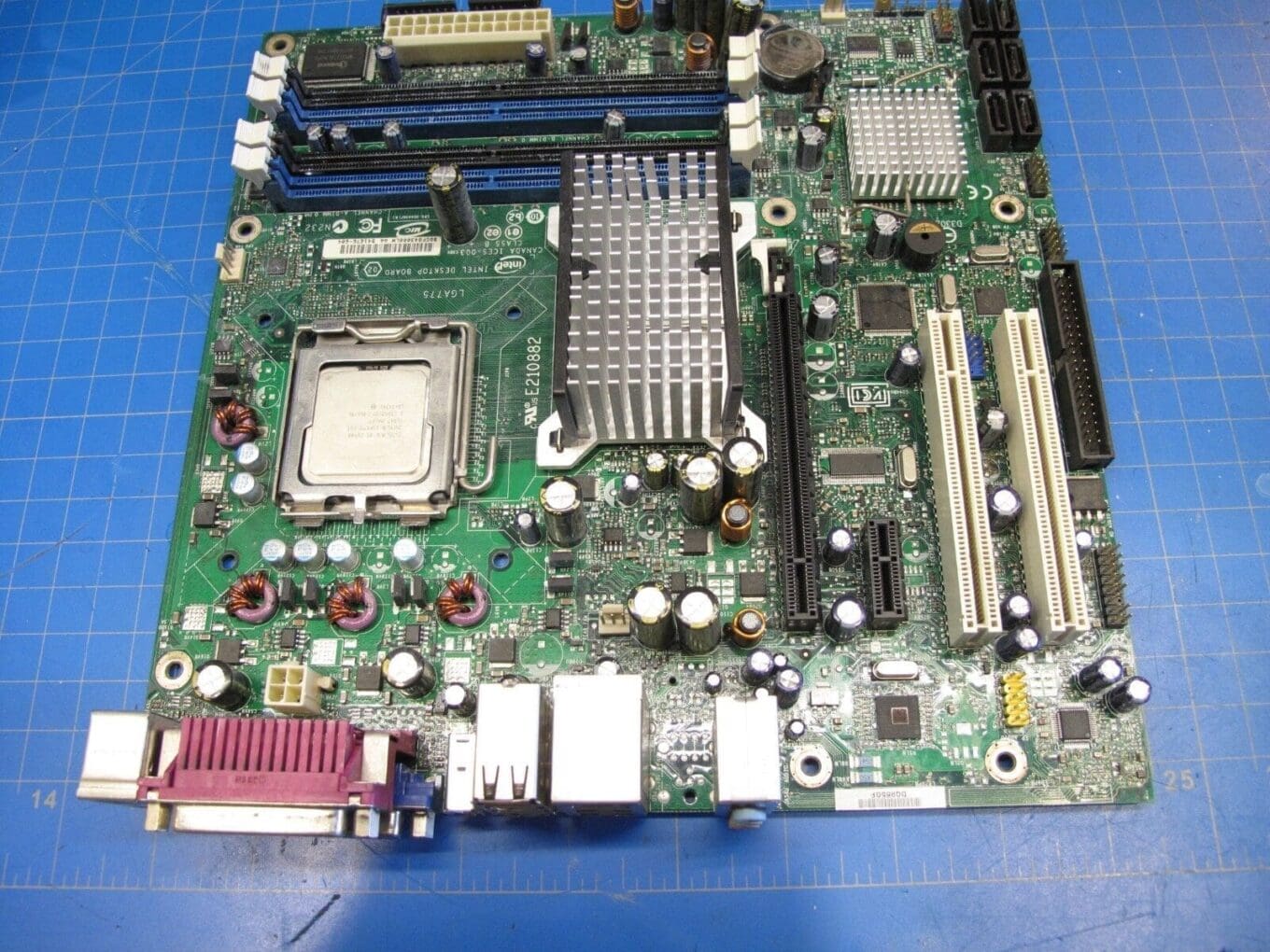 INTEL DQ965GF LGA775 MOTHERBOARD D41676-604 WITH 2.13GHz CORE 2 DUO CPU
