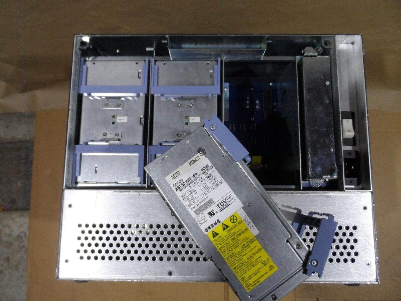 IXIA 1600THS WITH IxOS 6.90 & 6.70 + IxLoad + IxNetwork + Analyzer