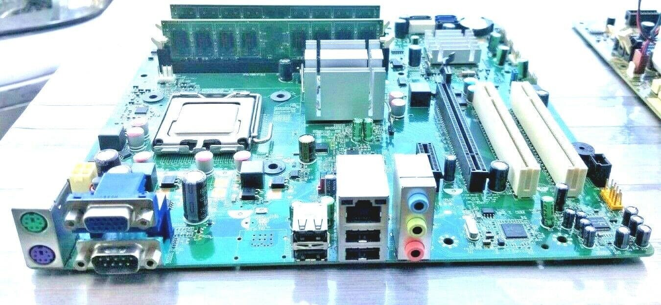 Dell Vostro 220 Motherboard 0P301D + INTEL 2.2GHz CPU SLA8X + 4GB RAM