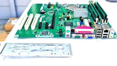 HP 437795-001 Rev. A05 + 3.0GHz INTEL CORE 2 DUO SLA9U CPU + 4GB RAM + IO PLATE