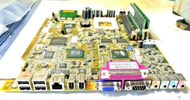 SUN MICRO PWA-GROVER ASSY 411700300051 PGA 370 MOTHERBOARD + 256MB RAM