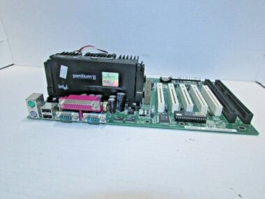 INTEL MOTHERBOARD 9K505100165 VER. E02 WITH PENTIUM II CPU + 256MB RAM