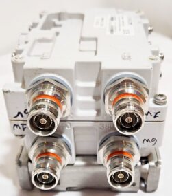 CommScope CBC426T-DS-43 Twin Diplexer 380-960MHz/1695-2690MHz + MOUNTING BRACKET