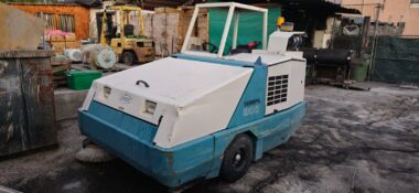 Tennant M-800 Industrial Ride-On Sweeper with Caterpillar Diesel "Only 74 Hours