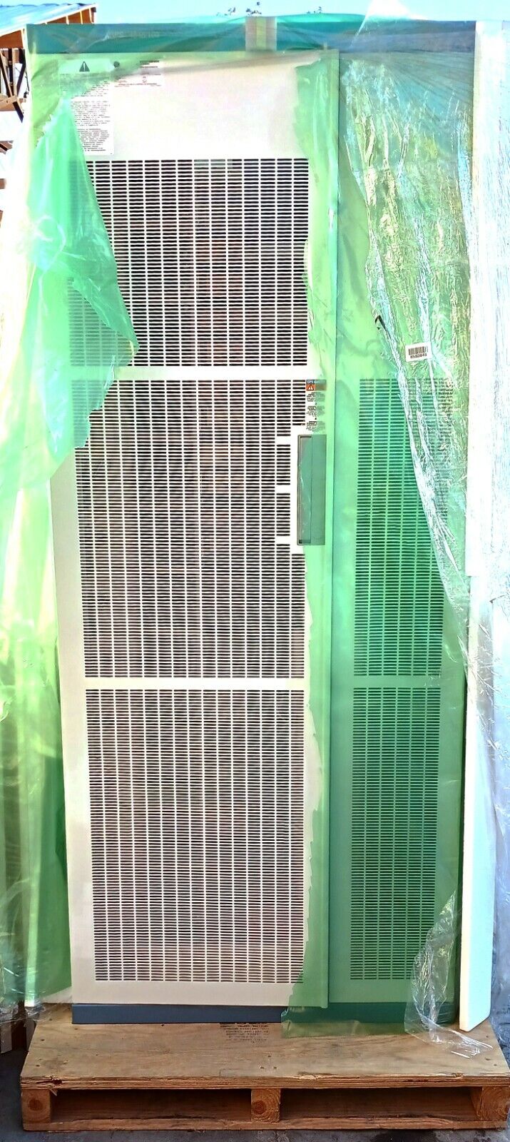 GE Lineage Power Galaxy Power Systems 4848/100, H569-434 Type BT Cabinet