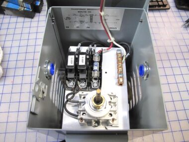 DAYKIN MDGTB-05 Midget Transformer Disconnect 480V