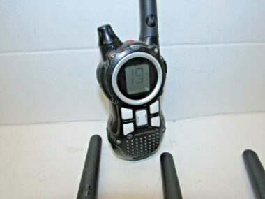 8 RADIOS IN TOTAL - Motorola 3 Piece Lot, 2415B-MRCE AND 5 PIECE LOT MD200R