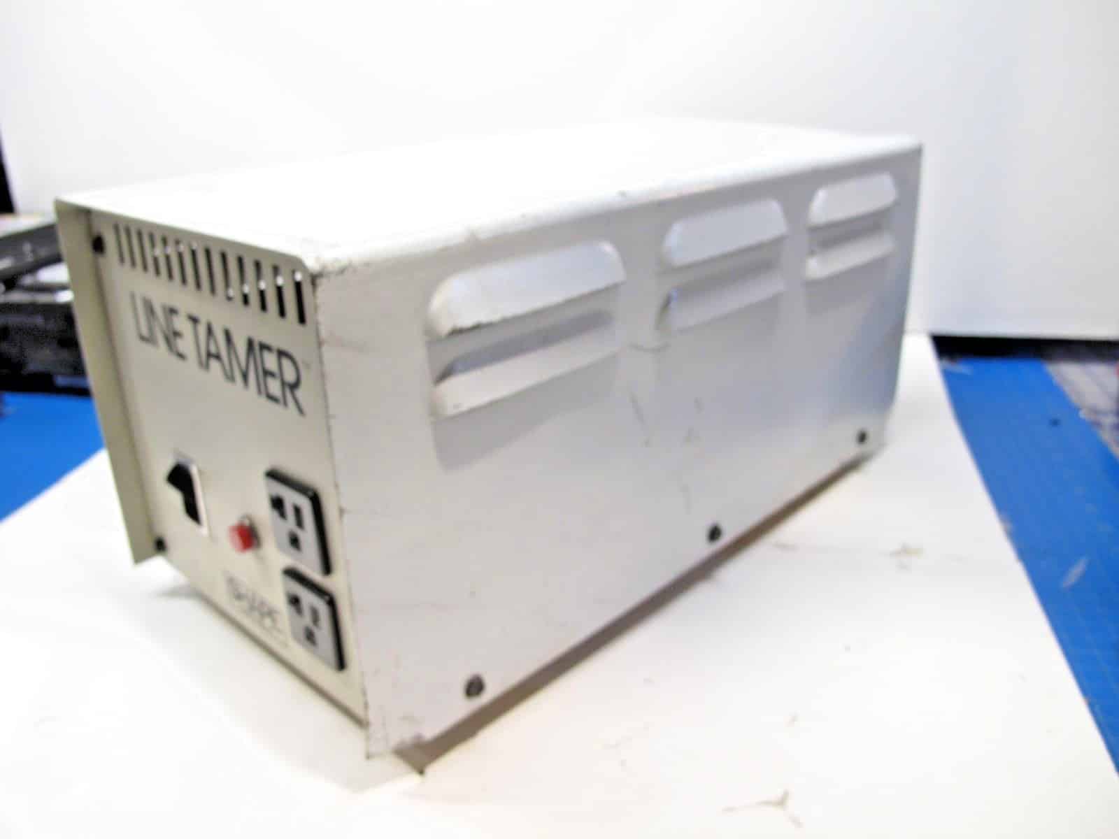 Shape Magnetronics LINE TAMER CLT-1000-AAA 8.3 Amp Power Conditioner Regulator