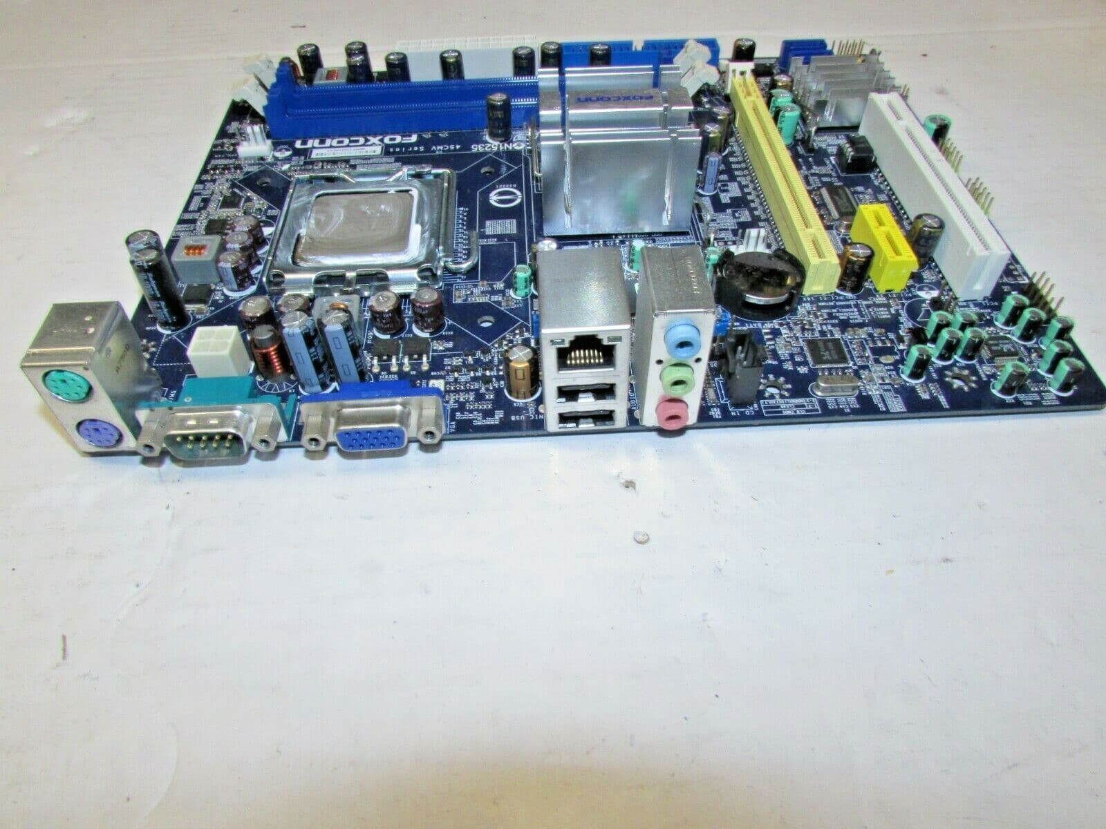 FOXCONN 45CMV, MPBF1101140-01 LGA775 LOW POWER MOTHERBOARD + 3.0 GHZ PENTIUM 4