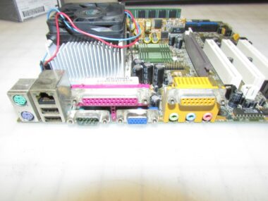 ASUS A7V-VM(MOCHA-GLA)/HP (R3.04) + CPU + 1GB RAM