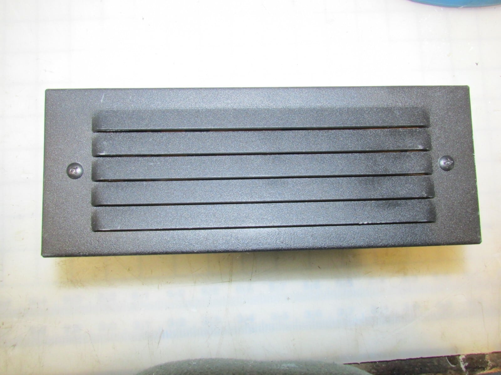 Horizontal Indoor/Outdoor Aluminum Louvered CFL Step Light