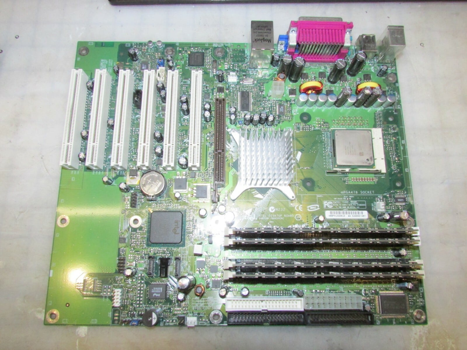 INTEL MOTHERBOARD D865GBF/D865PERC, C25843-407 + 2.40GHz PENTIUM 4 + 2GB RAM