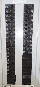 Siemens P1X42MC250AT Panelboard 250A 208V 3Ø w/15 B230 30A 2-Pole Breakers