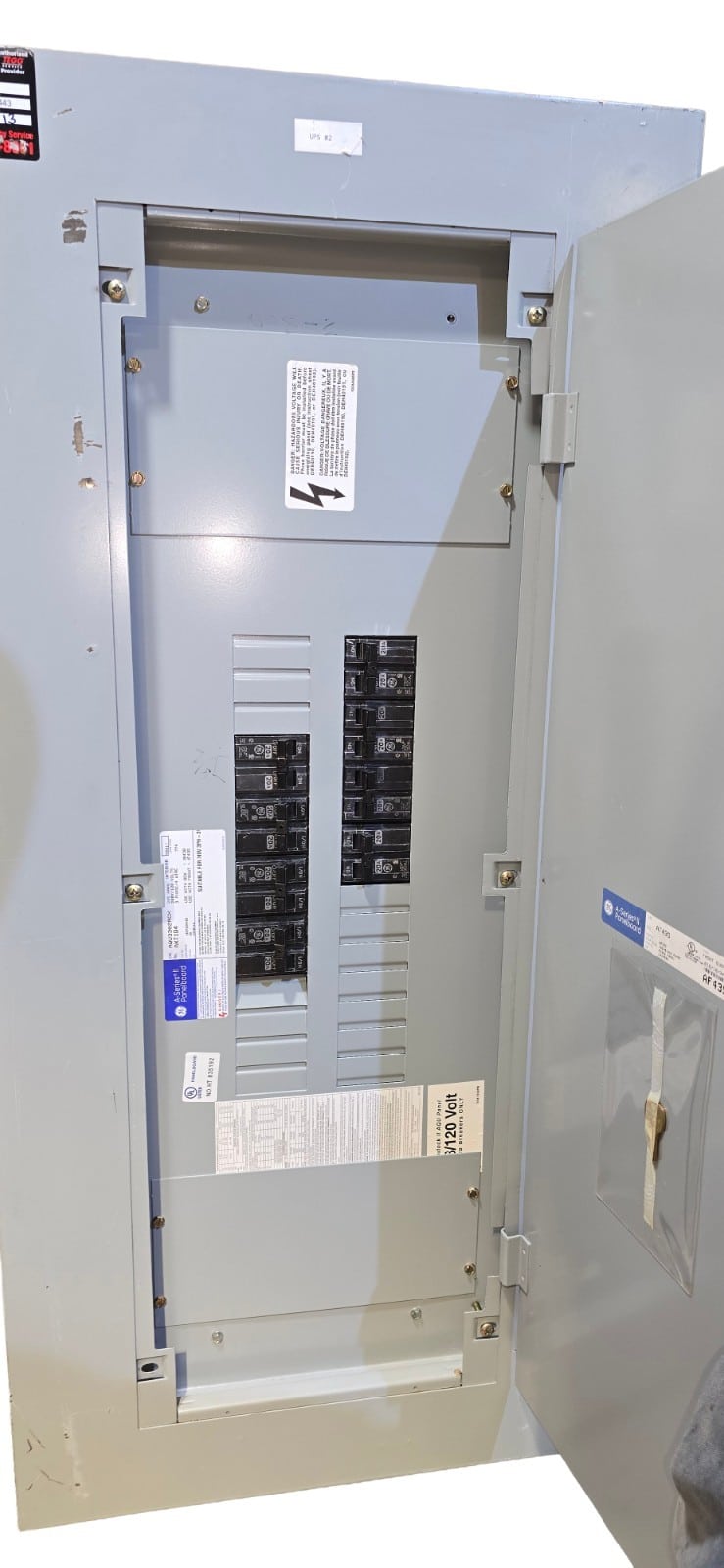 GE AQU3302RCX Panelboard 225A 208V 3Ph MLO w/8 THQB2120 20A 2-Pole Breakers