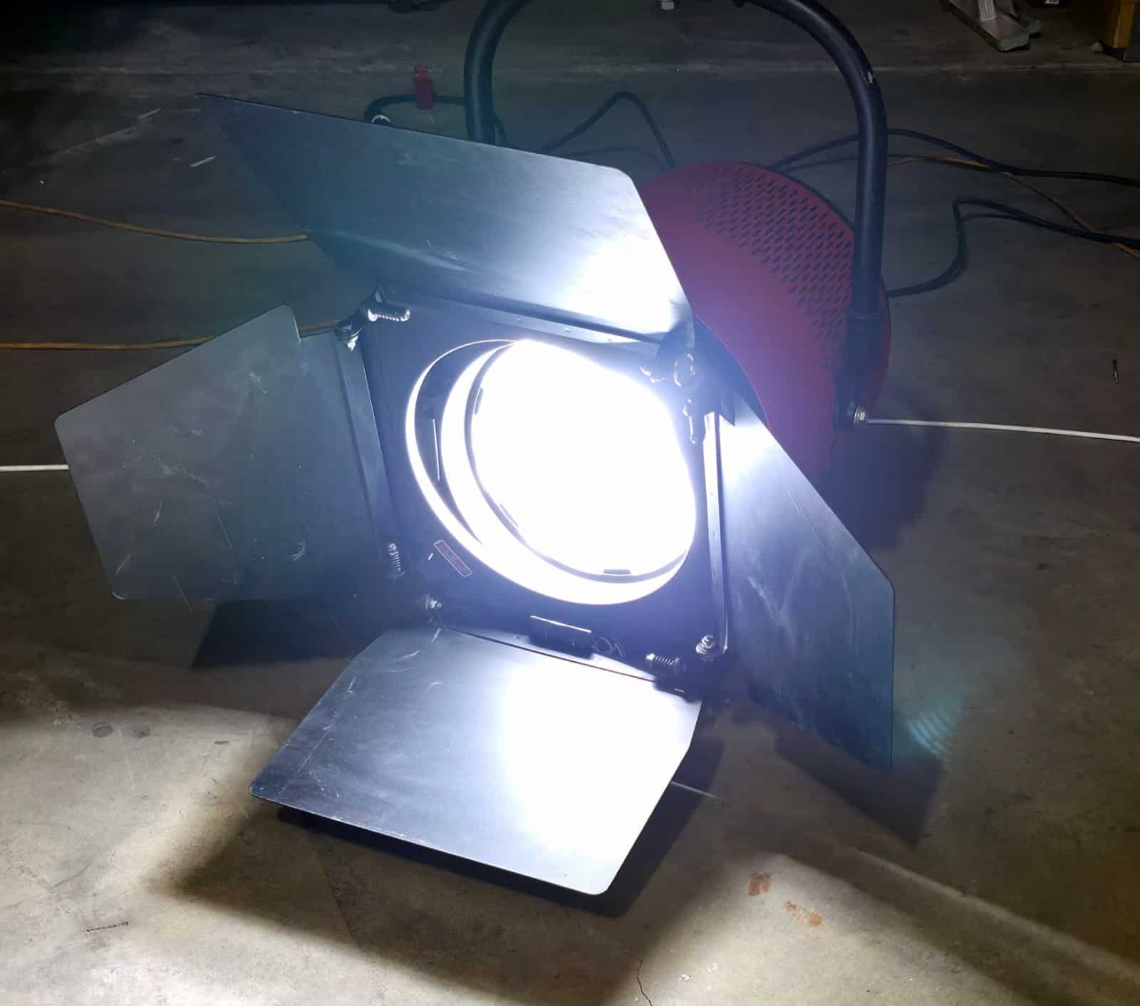 Mole-Richardson Senior LED Daylite 9351 900W 10" Fresnel Studio Light w/ Barn Do
